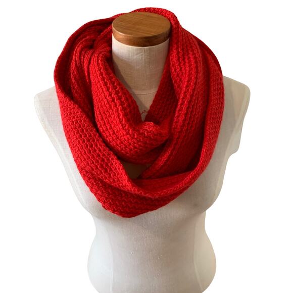 BCBGGeneration red chunky knit infinity scarf - Picture 1 of 4